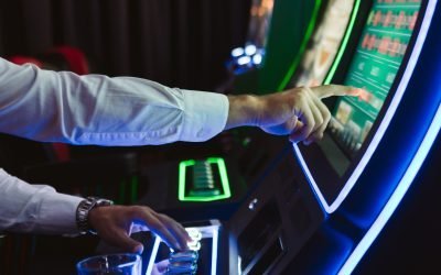 Restricții severe pentru reclamele la jocurile de noroc: un fost dependent explică efectul lor Parlamentul dezbate în prezent două propuneri legislative care vizează o reglementare mai strictă a industriei jocurilor de noroc