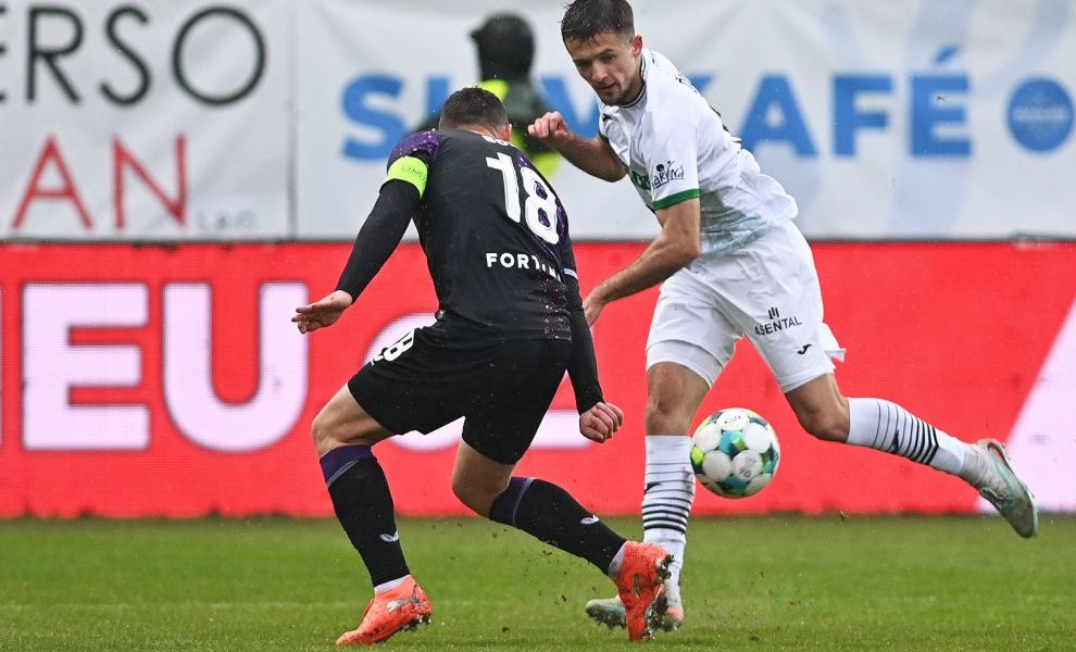 Operațiune anticorupție de amploare în fotbalul ceh: Zeci de arestări pentru trucarea meciurilor Zeci de persoane au fost arestate marți în Cehia, în urma unei ample operațiuni anticorupție care vizează trucarea meciurilor de fotbal