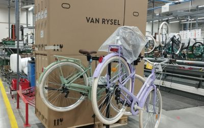 Fabrica de biciclete din Timișoara domină producția națională Fabrica „Sport Mechanical Workshop” (SMW) din Timișoara este principalul producător de biciclete pentru magazinele Decathlon din România, acoperind peste jumătate din producția internă