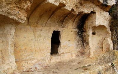 O comunitate medievală izolată în grote din nordul Spaniei a supraviețuit aproape cinci secole, dezvăluind o istorie marcată de consangvinitate, boli și violență