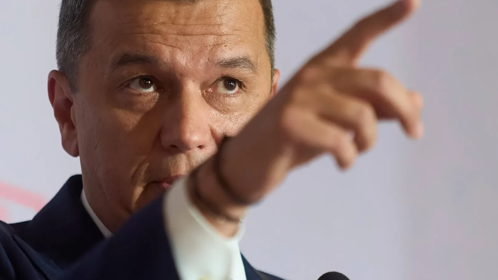 Grindeanu: Amendamentele PSD la bugetul pentru 2026, „vor trece” Președintele Partidului Social Democrat (PSD), Sorin Grindeanu, a discutat recent despre viitorul coaliției de guvernare, abordând subiectul amendamentelor depuse de partidul său la proiectul de lege privind bugetul de stat pentru anul 2026