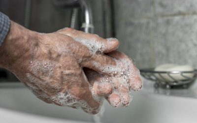 Mirosul de îmbătrânire: un proces natural care începe mai devreme decât crezi Un miros specific, adesea numit „mirosul de bătrân”, începe să se manifeste la mulți oameni în jurul vârstei de 40 de ani