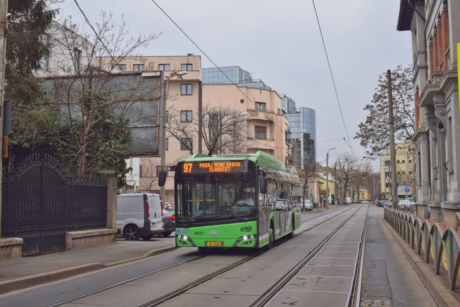 Modificări majore în circulația STB începând de sâmbătă: Linia 55 suspendată, iar 97 și 196 suferă modificări Bucureștenii se confruntă cu schimbări în transportul public începând de sâmbătă, ca urmare a unor lucrări de reabilitare și modernizare