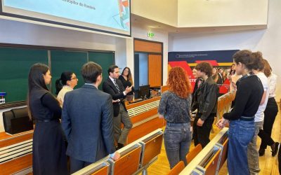 Bujduveanu cheamă studenții SNSPA să lucreze în administrație Viceprimarul Capitalei, Stelian Bujduveanu, a lansat un apel către studenții de la Școala Națională de Studii Politice și Administrative (SNSPA), încurajându-i să ia în considerare o carieră în instituțiile statului