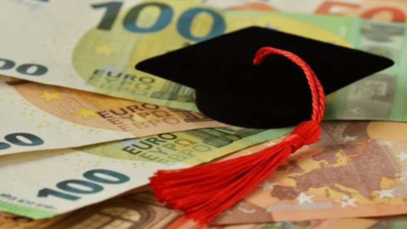 40.000 de studenți, burse din fonduri europene