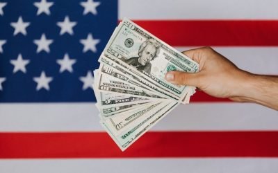 Trump pe bancnote: O premieră în istoria SUA Departamentul Trezoreriei Statelor Unite intenționează să imprime semnătura fostului președinte Donald Trump pe toate noile bancnote americane