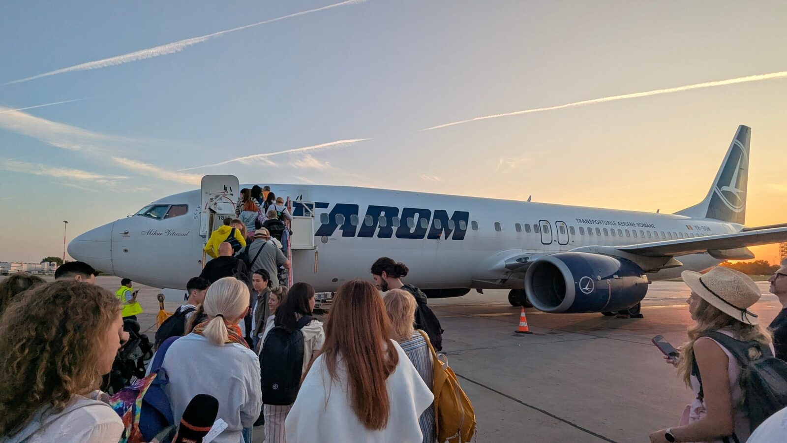 Evacuări din Israel și eforturi consulare sporite pentru români în Orientul Mijlociu Ministerul Afacerilor Externe (MAE) a anunțat, duminică, că aproximativ 300 de cetățeni români din Israel vor fi evacuați pe cale aeriană către Egipt