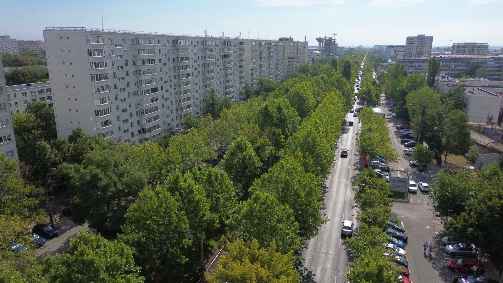 Sectorul 3: Contribuiabilii nu pot cere restituirea impozitului pe clădiri plătit în plus Primăria Sectorului 3 nu le va permite locuitorilor să solicite returnarea banilor plătiți în plus pentru impozitul pe clădiri, în urma reducerilor fiscale stabilite prin două ordonanțe de urgență