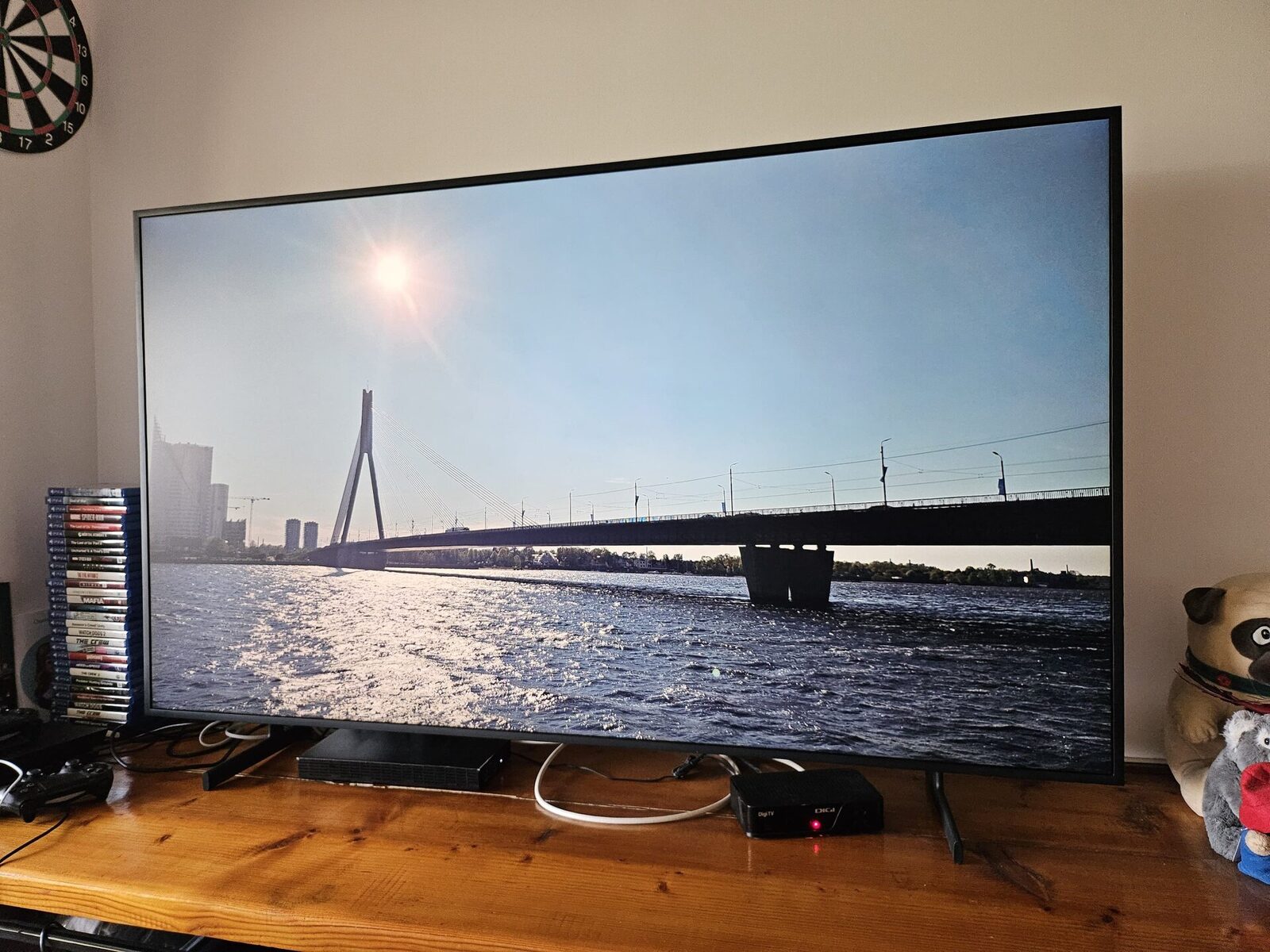 Samsung, obligată să schimbe televizoarele smart din Texas după ce a fost acuzată de colectarea datelor personale fără consimțământ Producătorul sud-coreean de electronice Samsung a ajuns la un acord cu autoritățile din Texas, angajându-se să modifice modul în care colectează datele de la utilizatorii de televizoare inteligente