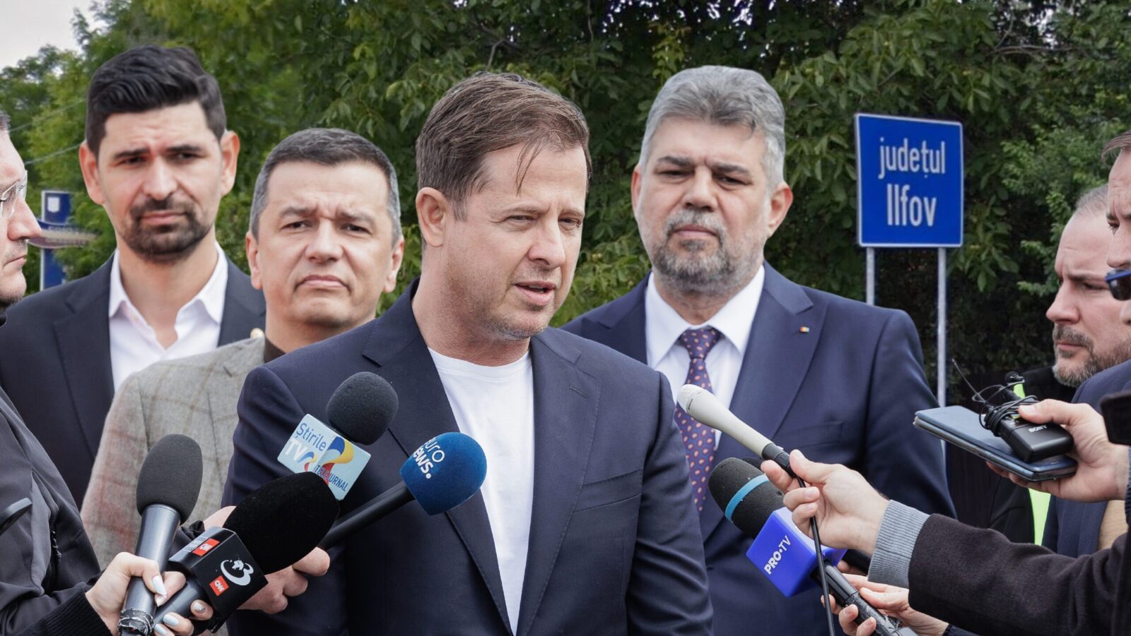 Conflictul deschis pentru controlul banilor publici, din ce în ce mai vizibil între Ilie Bolojan și Hubert Thuma, președintele Consiliului Județean Ilfov, dezvăluie o luptă acerbă cu miză financiară