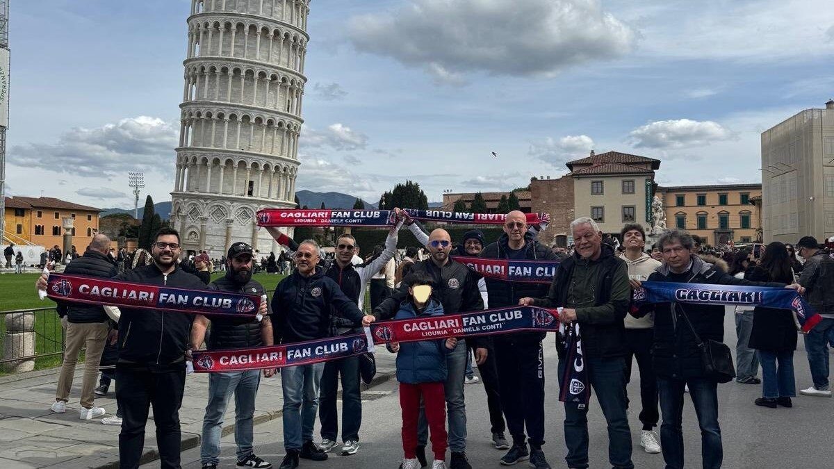 Fanii lui Cagliari înfruntă interdicția și susțin echipa la Pisa Interdicția de a vinde bilete suporterilor din Sardinia la meciul Pisa-Cagliari nu a împiedicat fanii echipei rossoblu să își arate sprijinul