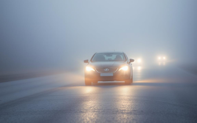 Ceața densă paralizează circulația în mai multe județe din țară Mai multe județe din România se confruntă cu probleme serioase de vizibilitate din cauza ceții dense, care a dus deja la impunerea unor avertismente meteorologice și informări din partea autorităților