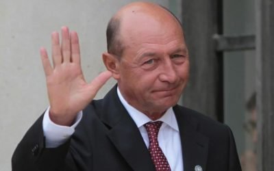 Traian Băsescu: Iranul, tot mai aproape de arma nucleară și un conflict major Fostul președinte al României, Traian Băsescu, a exprimat îngrijorări serioase cu privire la evoluțiile conflictului din Orientul Mijlociu, afirmând că Iranul se apropie periculos de obținerea bombei nucleare