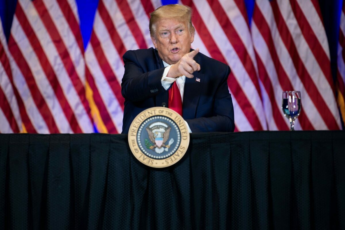 Trump nu exclude trimiterea de trupe terestre în Iran, pe fondul Operațiunii Epic Fury Fostul președinte american Donald Trump a declarat luni că nu exclude posibilitatea trimiterii de trupe terestre americane în Iran, în cazul în care acest lucru ar fi necesar