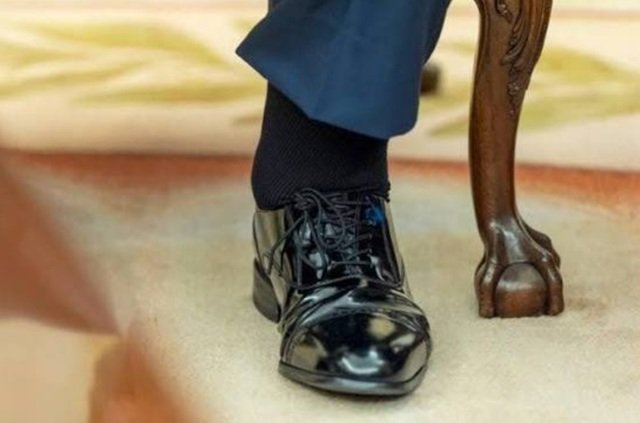 Trump și „pasiunea” pentru pantofii identici oferiți colaboratorilor Donald Trump, fostul președinte american, a confirmat că obișnuiește să le ofere pantofi, de un singur model, colaboratorilor săi