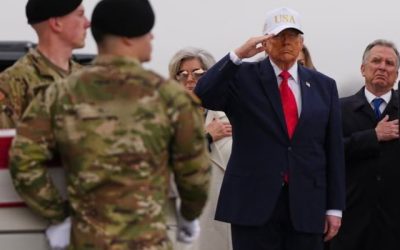 Trump onorează militari morți într-un accident aviatic, în timp ce critică Iranul Președintele american Donald Trump va participa miercuri la o ceremonie solemnă la o bază militară din Delaware, pentru a aduce un omagiu celor șase militari americani care și-au pierdut viața într-un accident aviatic