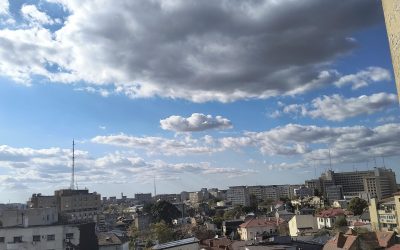 Vremea se menține caldă în București, chiar și în weekend Bucureștenii se pot bucura de vreme caldă și în acest weekend, cu temperaturi peste cele specifice perioadei
