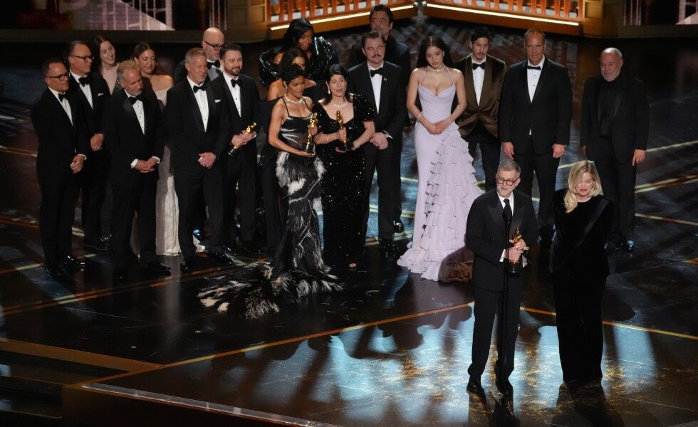 După Oscaruri, festin culinar: Globul Guvernatorilor, un ospăț pentru staruri Los Angeles – Luminile reflectoarelor se sting, statuetele aurite sunt strânse, iar foamea începe să roadă