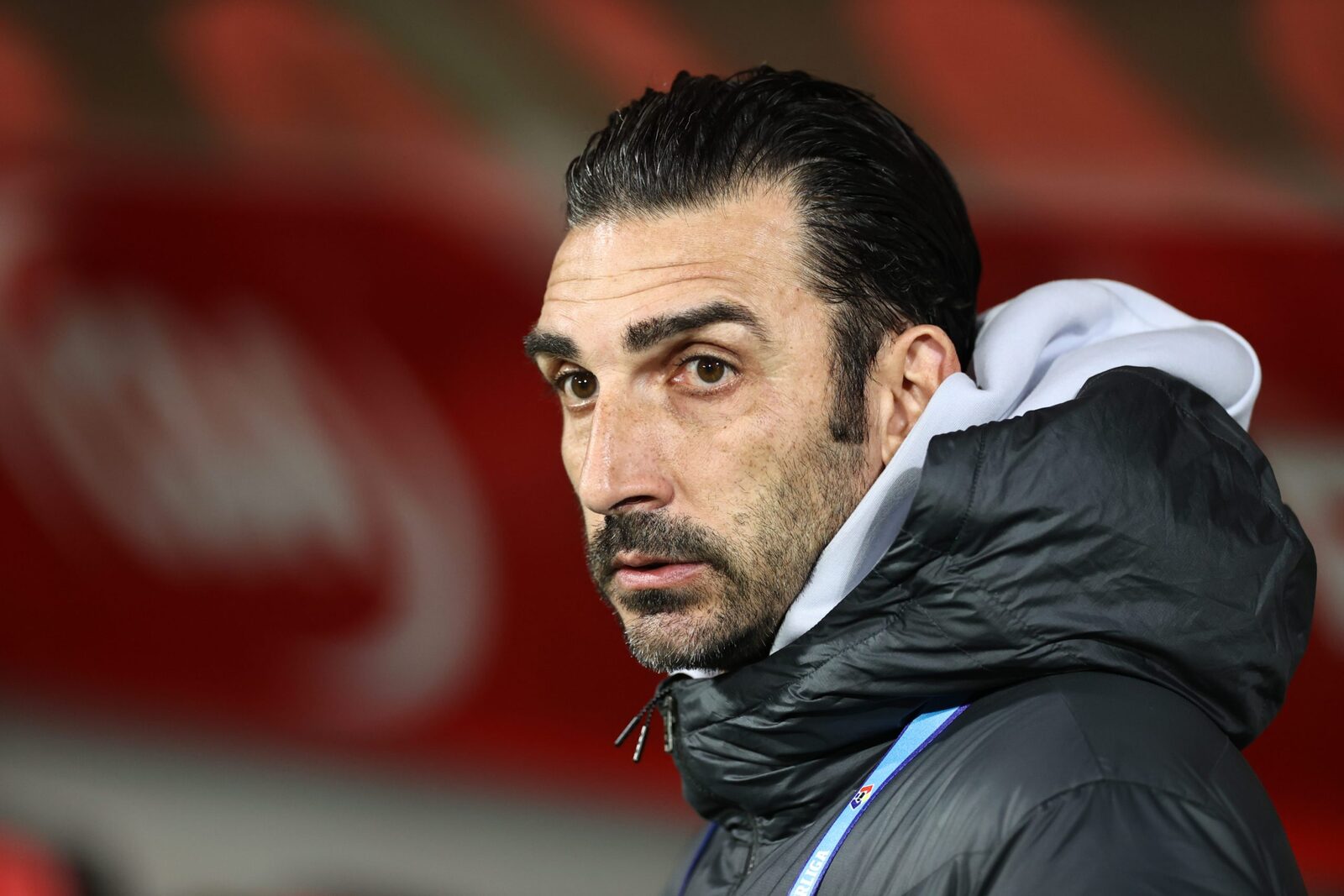 Elias Charalambous demisionează de la FCSB după înfrângerea cu U Cluj Antrenorul echipei FCSB, Elias Charalambous, și-a anunțat demisia după înfrângerea suferită în meciul cu U Cluj, scor 1-3