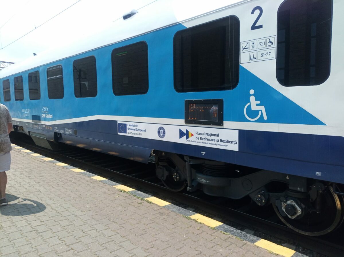 Licitație pentru modernizarea căilor ferate în zona metropolitană Cluj Compania Națională de Căi Ferate CFR a anunțat că a primit ofertele pentru lucrările de reabilitare a suprastructurii liniilor CF 300 și 412, parte a proiectului Tren Metropolitan Gilău–Florești–Cluj-Napoca–Baciu–Apahida–Jucu–Bonțida