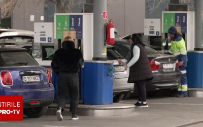 Plafonarea adaosului comercial, prima măsură luată de guvern pentru a stabiliza prețurile la carburanți Guvernul a adoptat primele măsuri pentru a atenua scumpirile carburanților, după ce prețurile la pompă au atins noi recorduri