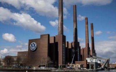 Volkswagen taie 50.000 de locuri de muncă în Germania până în 2030 Producătorul auto german Volkswagen se pregătește pentru o serie de restructurări majore, anunțând eliminarea a aproximativ 50.000 de locuri de muncă în Germania până în 2030
