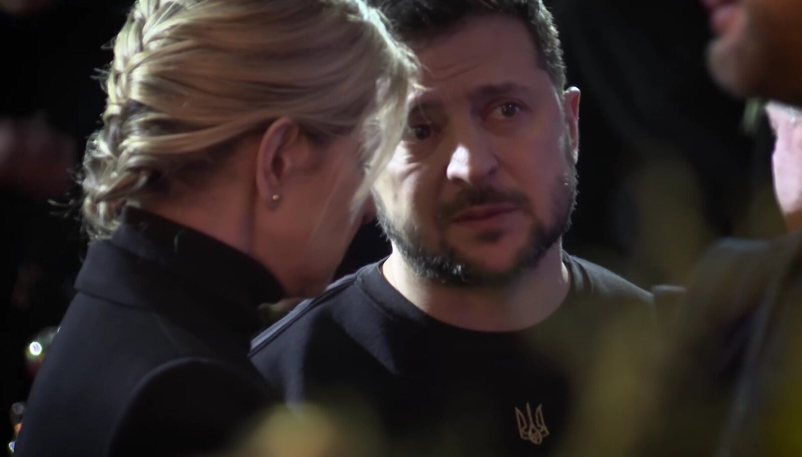 Zelenski vorbește despre viața de familie în timpul războiului și viitoarele alegeri prezidențiale În cadrul unui podcast acordat publicației The Independent, președintele ucrainean Volodimir Zelenski a abordat subiecte sensibile legate de impactul războiului asupra vieții sale personale și a discutat despre posibilitatea unei noi candidaturi la funcția de președinte