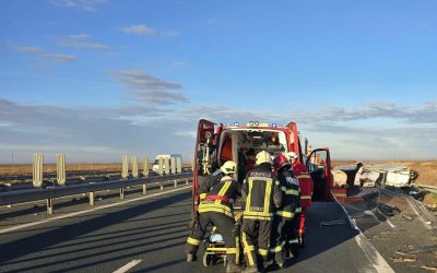 A3, blocată după explozia unei anvelope și răsturnarea unei cisterne Traficul pe Autostrada A3, sensul București – Ploiești, este complet blocat luni, după ce o autocisternă a rămas imobilizată pe carosabil în urma exploziei unei anvelope