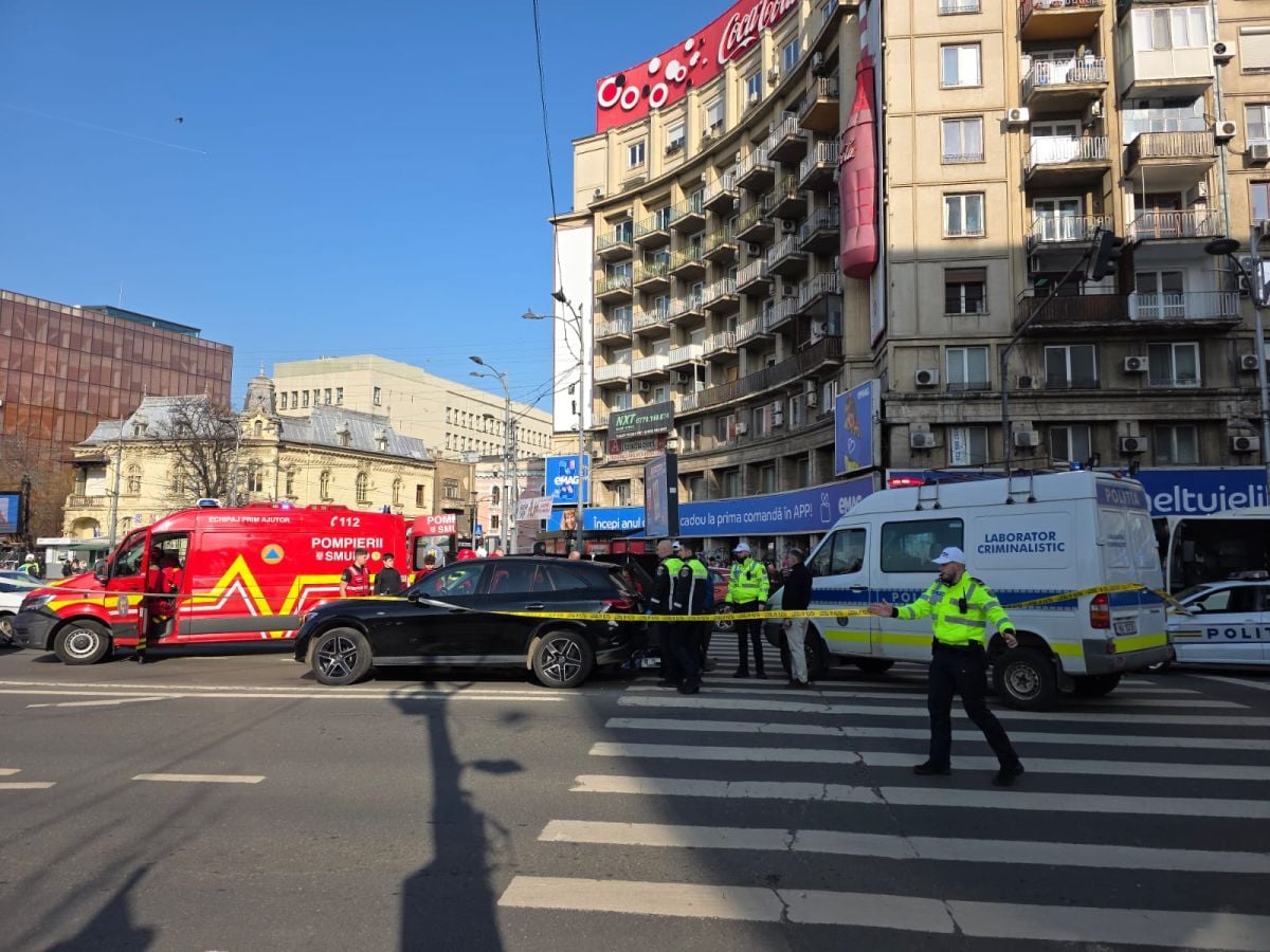 O femeie este în stare critică, după ce a fost victima unui accident rutier în Piața Romană din București