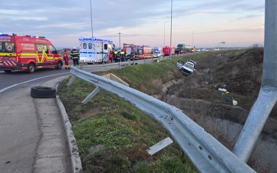 Doi răniți grav, încarcerați, după accident lângă Satu Mare