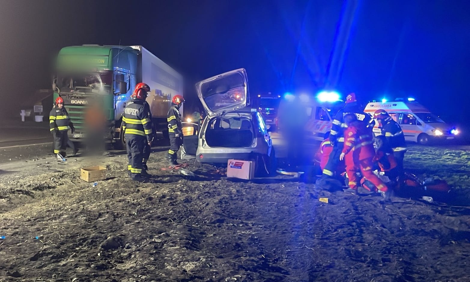 Accident grav în Prahova: Un copil a decedat în urma coliziunii dintre o mașină și un TIR Un accident rutier grav a avut loc pe Drumul Național 1B, în comuna Ceptura, județul Prahova, unde o mașină și un TIR încărcat cu paleți au intrat în coliziune