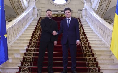 Zelenski, primit la Cotroceni: România și Ucraina, parteneriat strategic Președintele ucrainean Volodimir Zelenski a fost primit joi la Palatul Cotroceni de omologul său român, Nicușor Dan