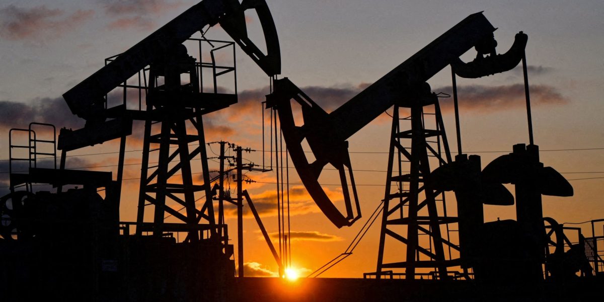 Petrolul, prăbușire istorică: Iranul deschide Strâmtoarea Hormuz, șoc pe piață