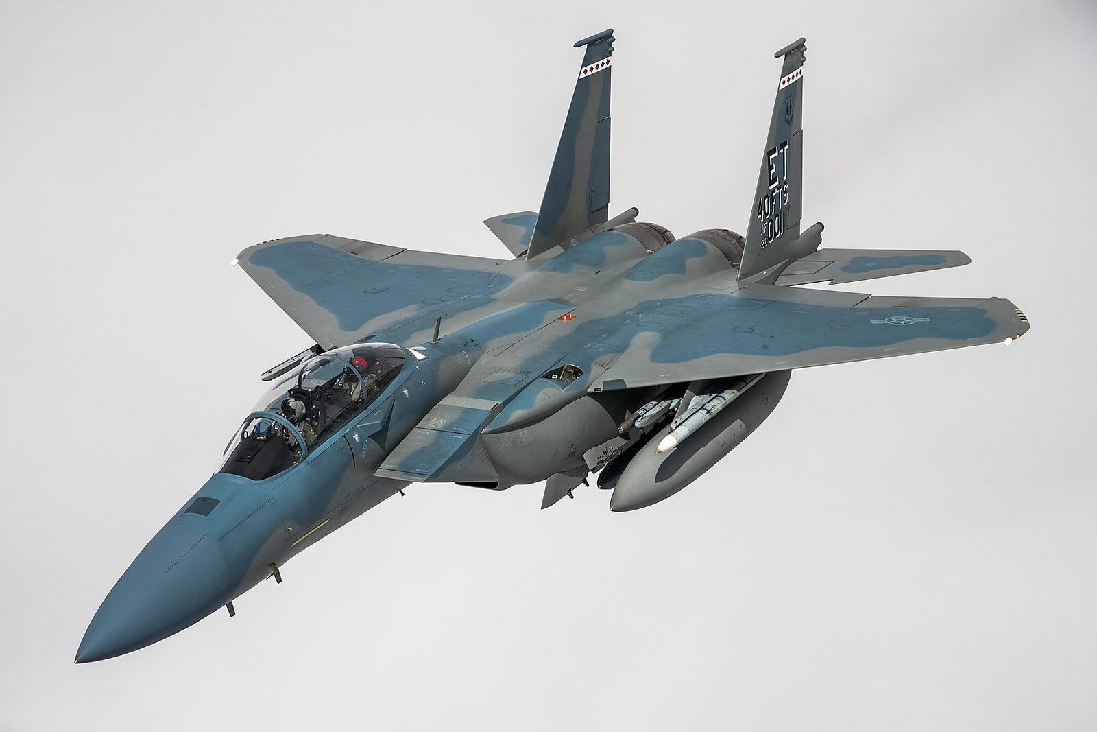 Iranul susține că a doborât un avion de luptă american F-15; SUA confirmă căutările după echipaj O situație tensionată se conturează în Orientul Mijlociu, unde guvernul de la TEHERAN a anunțat că a doborât un avion de luptă american