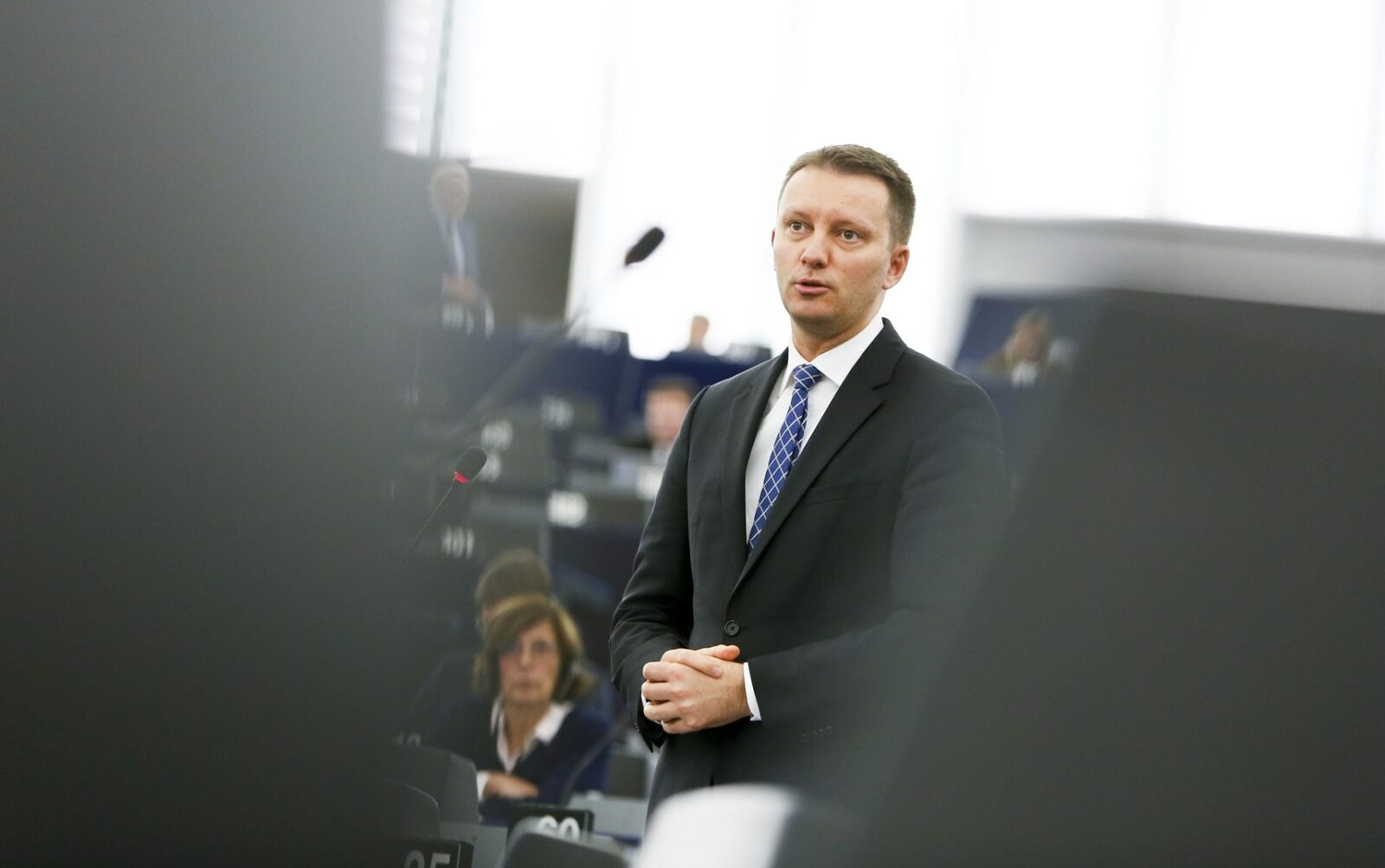 PNL: PSD ar prefera AUR la guvernare Conform europarlamentarului PNL, Siegfried Mureșan, PSD și-ar dori, de fapt, ca AUR să ajungă la guvernare