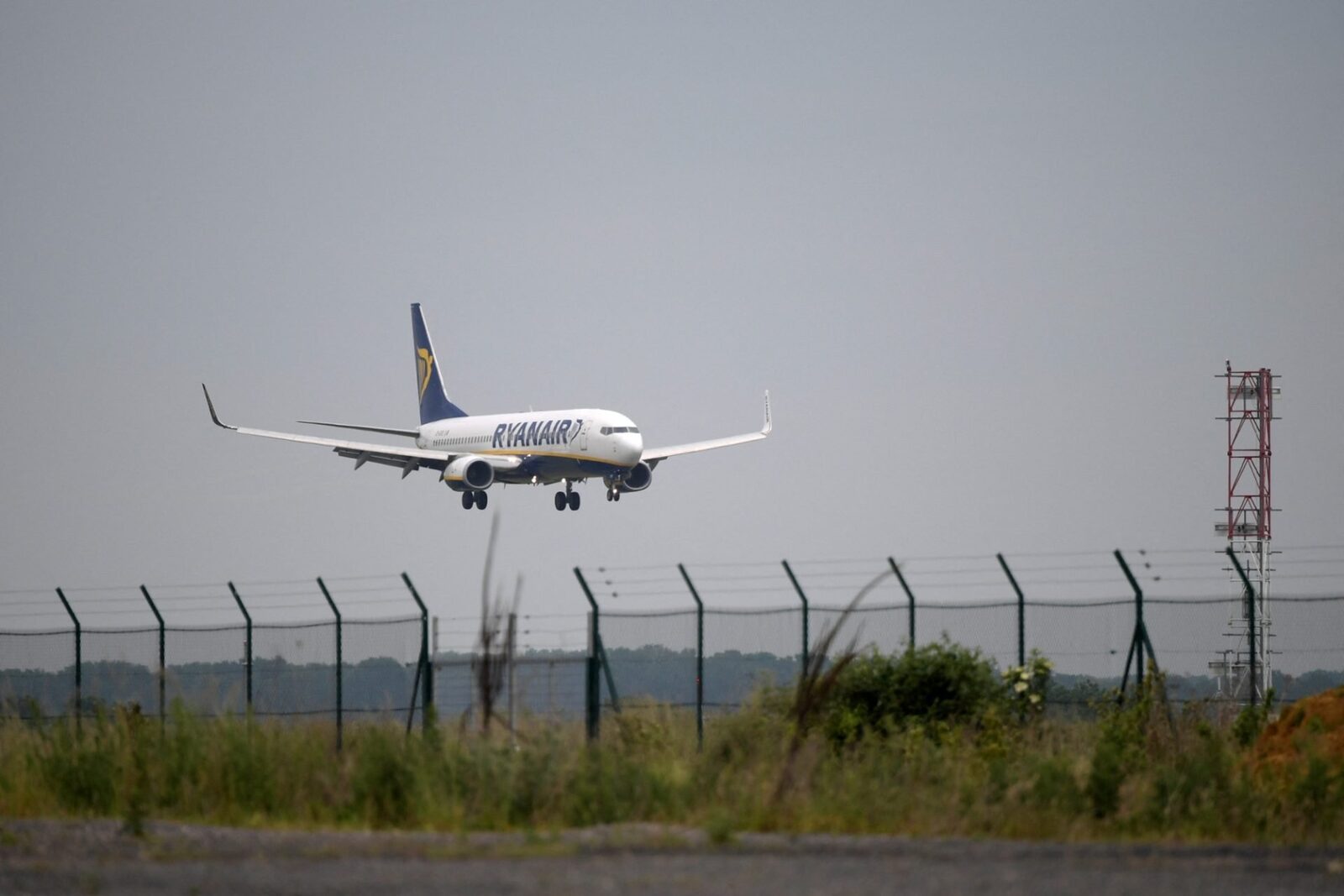 Europa: Zboruri low cost, bagajul de mână gratis? Noile reguli pe cale să schimbe totul