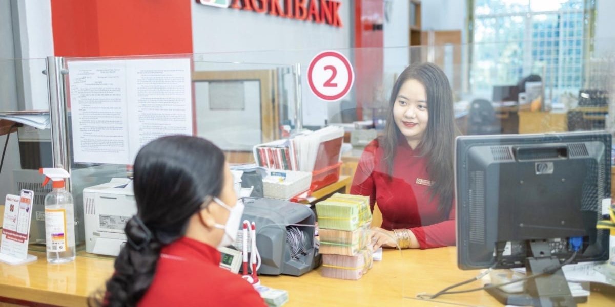 Agribank, lider pe piață: Reduce dobânzile și dă tonul în România