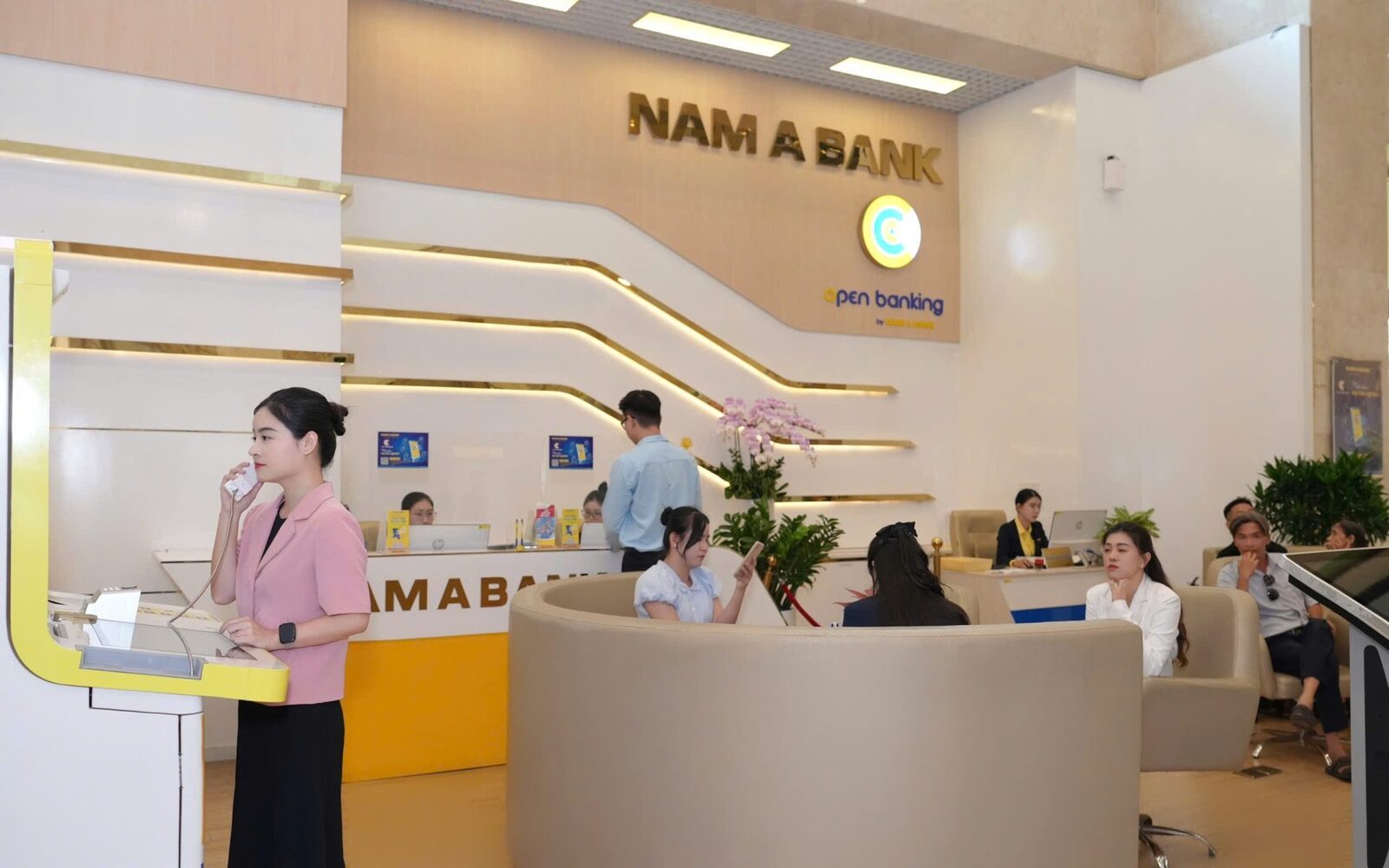 Banca Nam A reduce dobânzile la credite: Scade cu până la 3%