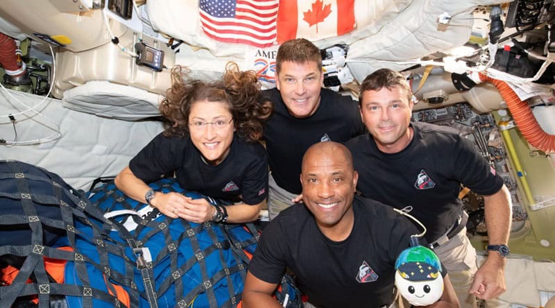 Orion a amerizat după zborul istoric! NASA: Misiune perfectă spre Lună