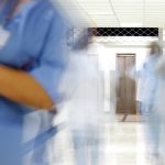 Pălmi, pumni și șocuri electrice: Scene violente șochează