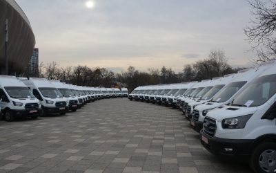 Achiziții uriașe la Oradea: Bolojan dă 218.000 euro pe microbuz, scandal în Argeș