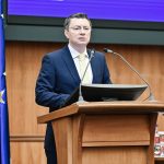 În lumea digitală, cumpărăturile nu-s singurele la un click, ci