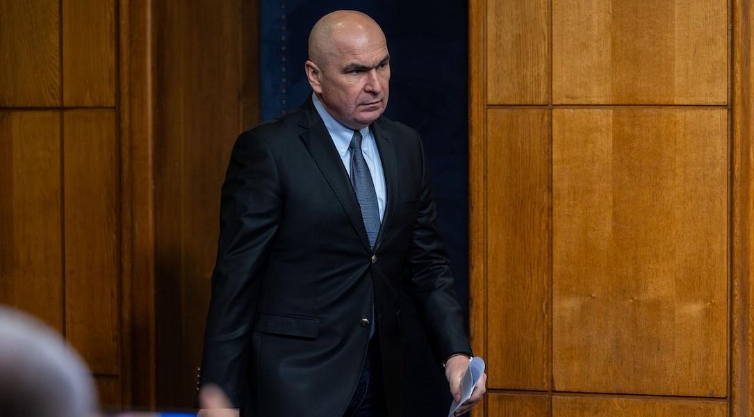 Bolojan, SUSȚINUT de trei ori mai mult decât Grindeanu