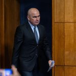 Bolojan, SUSȚINUT de trei ori mai mult decât Grindeanu