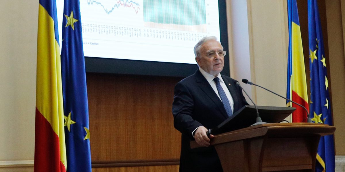 Isărescu, acuzat de intimidare după atacul la Consiliul Concurenței: Se cere anchetă