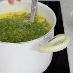 Condimentul FATAL pentru ciorba de miel: Ce NU trebuie să pui, niciodată