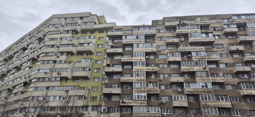 Scăderi semnificative ale tranzacțiilor imobiliare și creșteri de prețuri marchează piața rezidențială din România în primele luni ale anului 2024