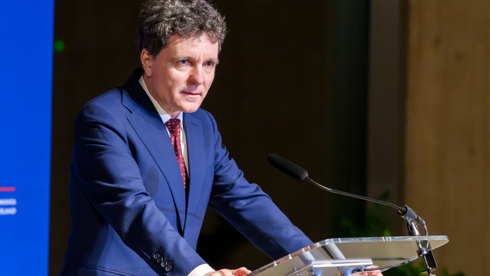 Ignoranța financiară a politicienilor: Decizii toxice pentru România