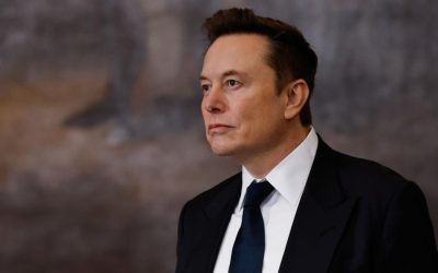 Muncă de acasă de 260$ pe zi: Elon Musk angajează în Europa pentru Grok
