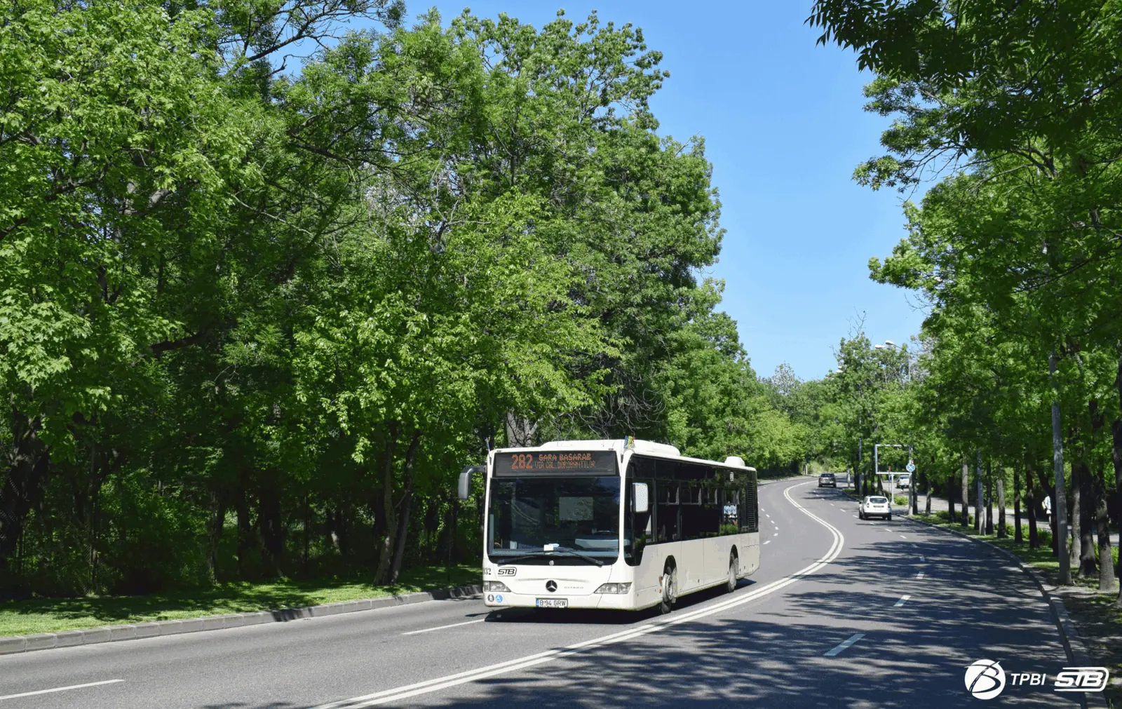 Florii: Patru linii STB, deviate în weekend